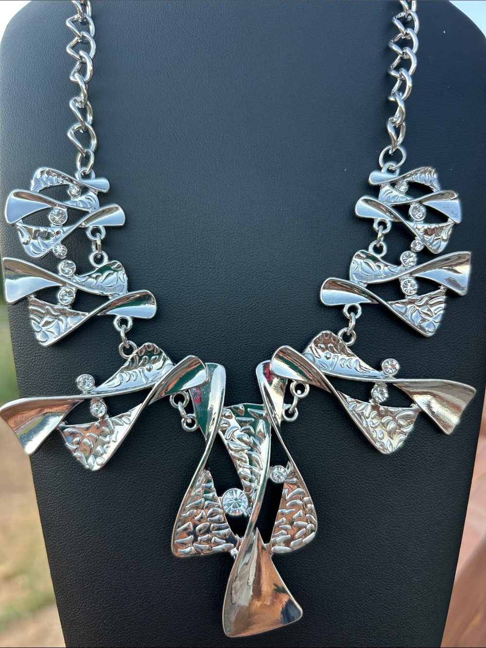 Paparazzi SANDS OF TIME Rhinestone and Silvertone necklace - Picture 3 of 7
